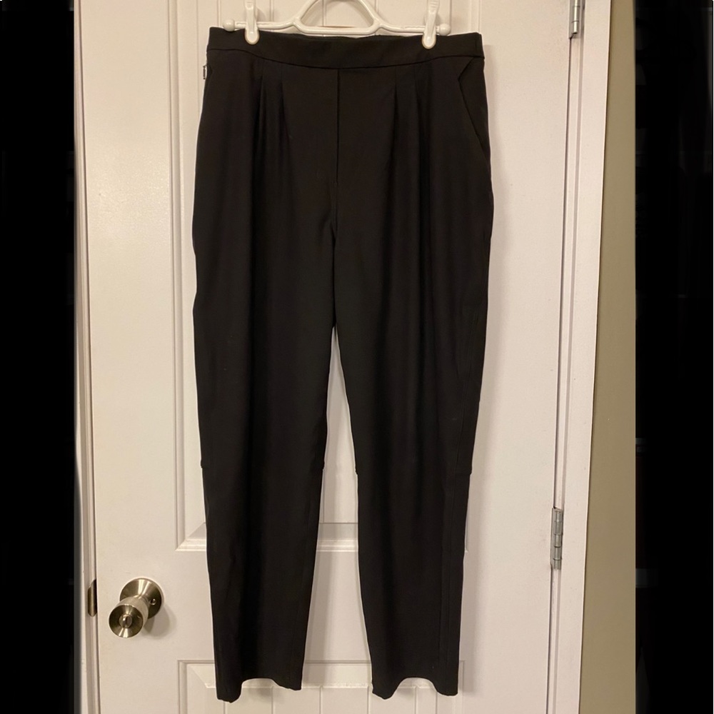 Lululemon pleated dress pant